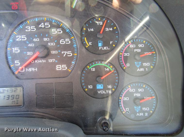 image for item FJ9607 2007 International 4400 service truck with crane