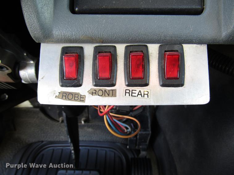 image for item FJ9607 2007 International 4400 service truck with crane