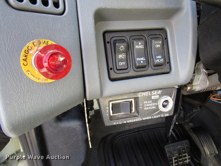 image for item FJ9607 2007 International 4400 service truck with crane