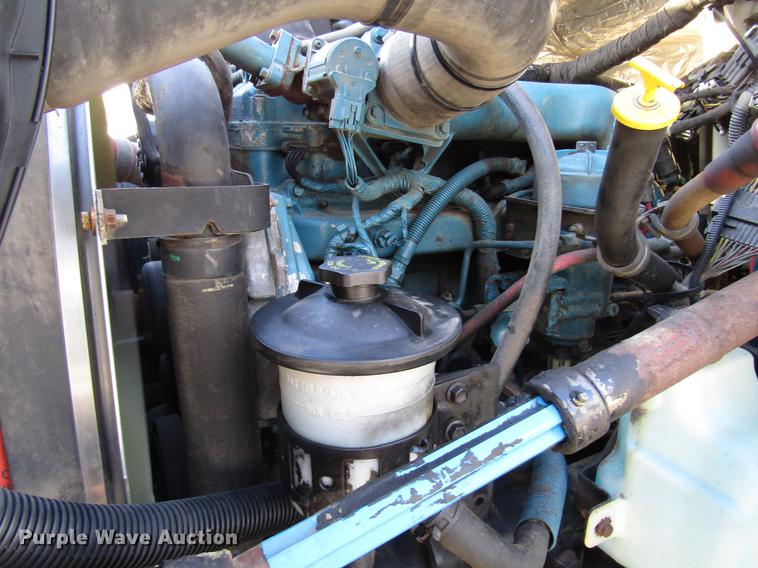 image for item FJ9607 2007 International 4400 service truck with crane