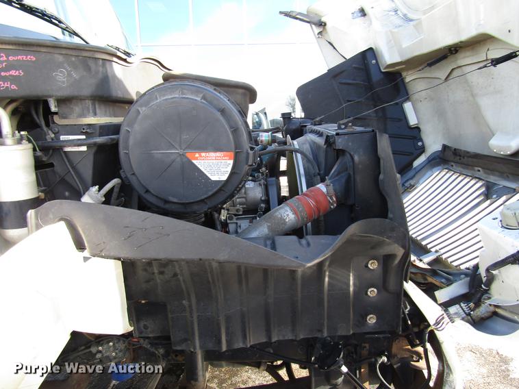 image for item FJ9607 2007 International 4400 service truck with crane