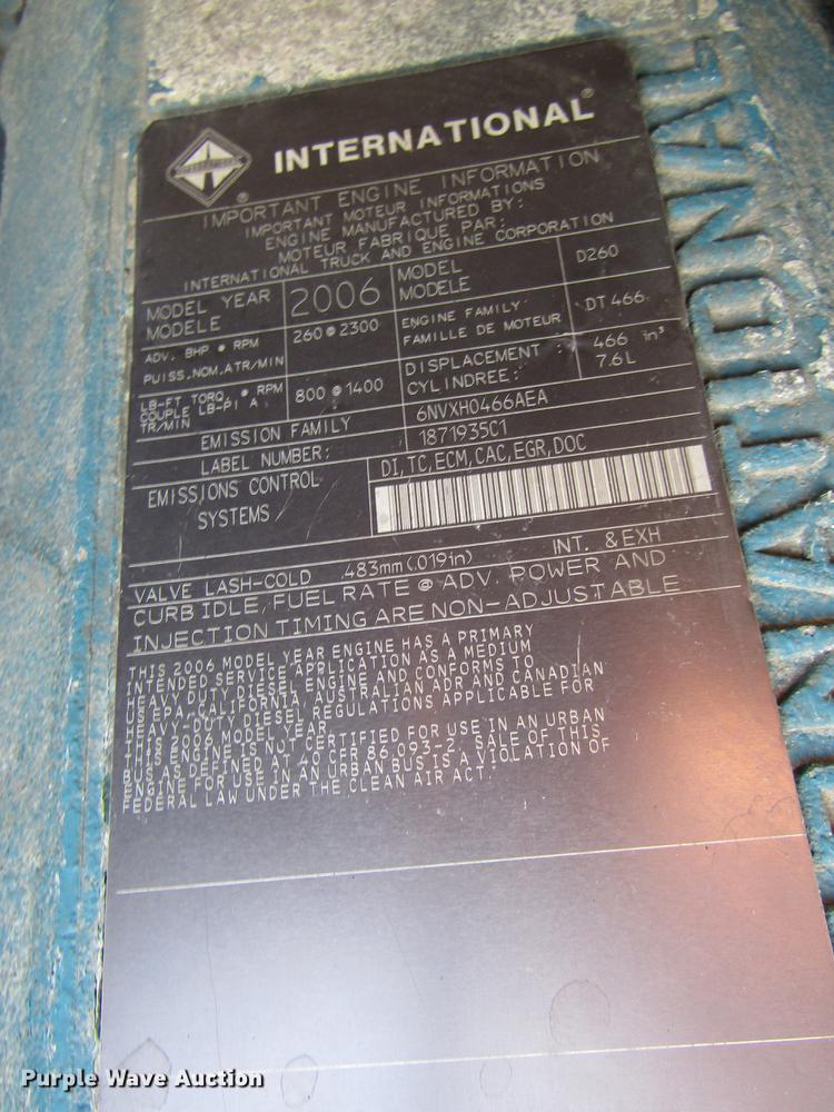 image for item FJ9607 2007 International 4400 service truck with crane