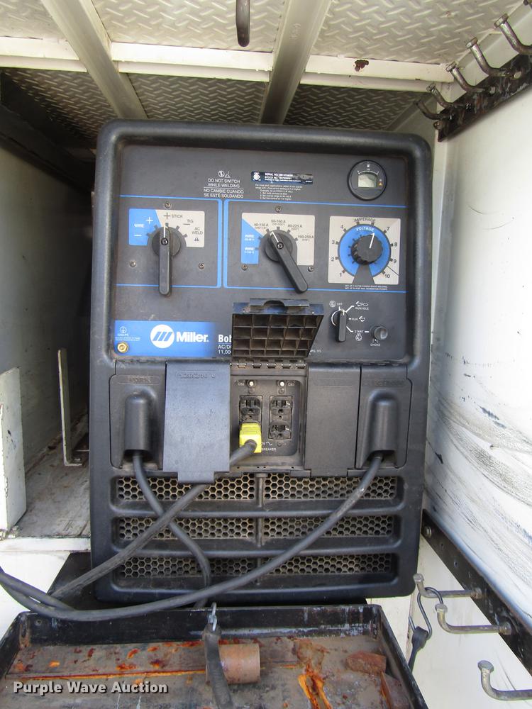 image for item FJ9607 2007 International 4400 service truck with crane