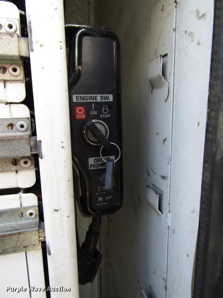 image for item FJ9607 2007 International 4400 service truck with crane