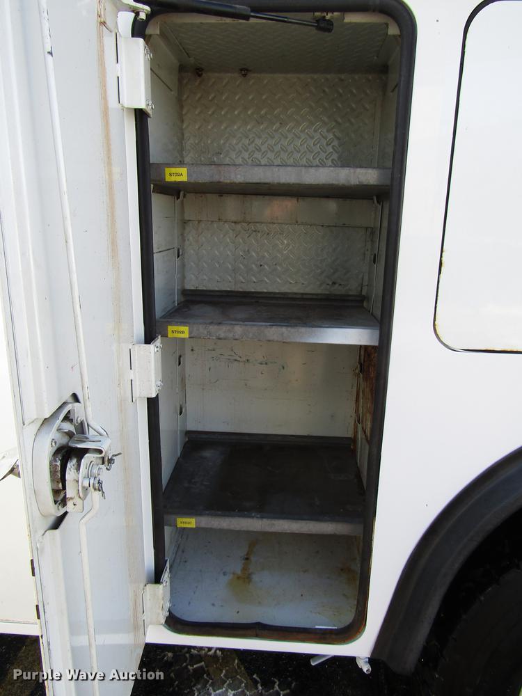 image for item FJ9607 2007 International 4400 service truck with crane