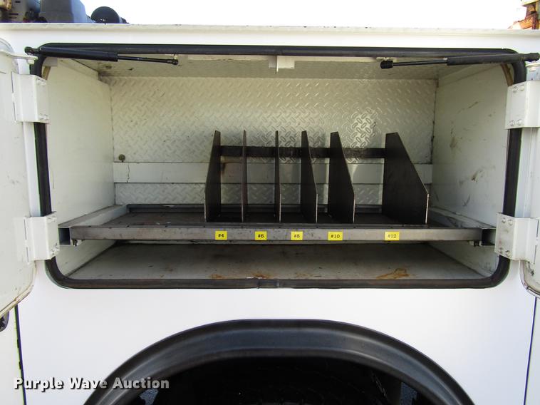 image for item FJ9607 2007 International 4400 service truck with crane