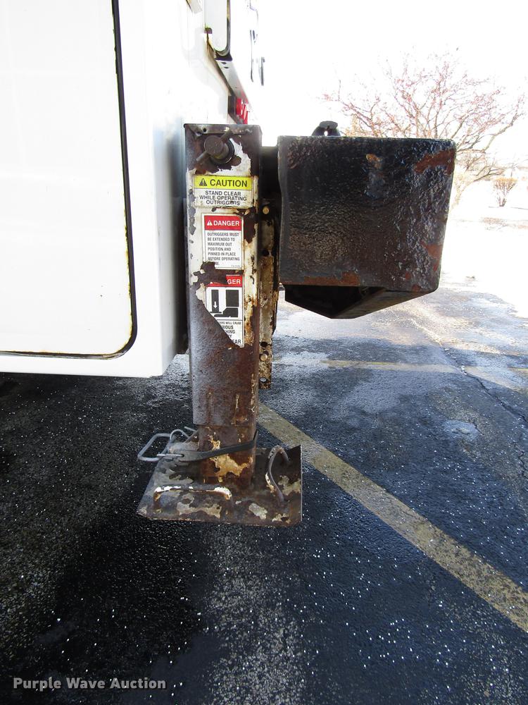 image for item FJ9607 2007 International 4400 service truck with crane