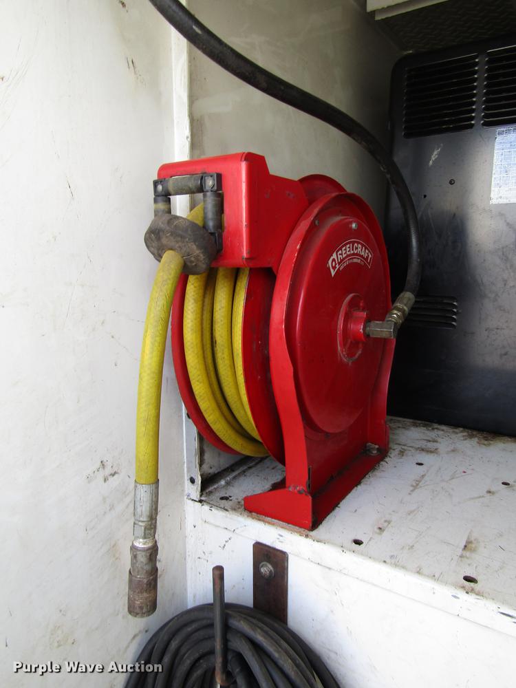 image for item FJ9607 2007 International 4400 service truck with crane