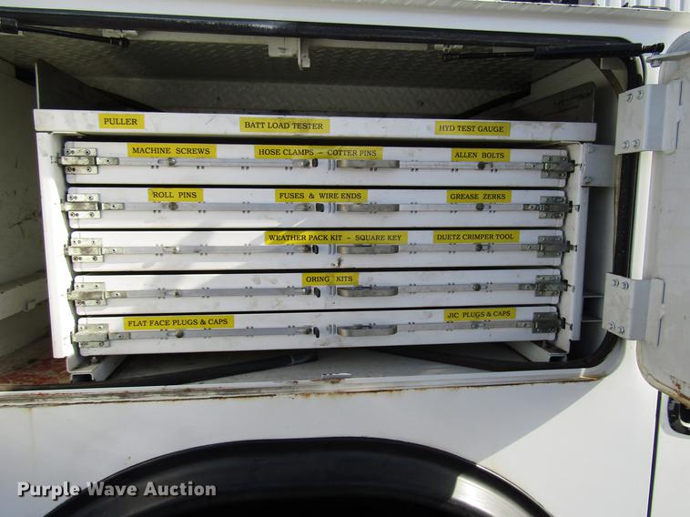 image for item FJ9607 2007 International 4400 service truck with crane