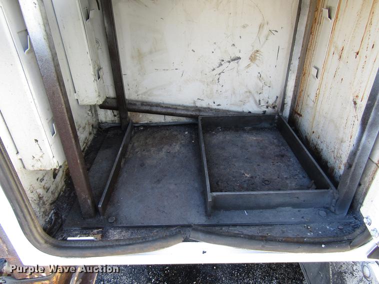 image for item FJ9607 2007 International 4400 service truck with crane