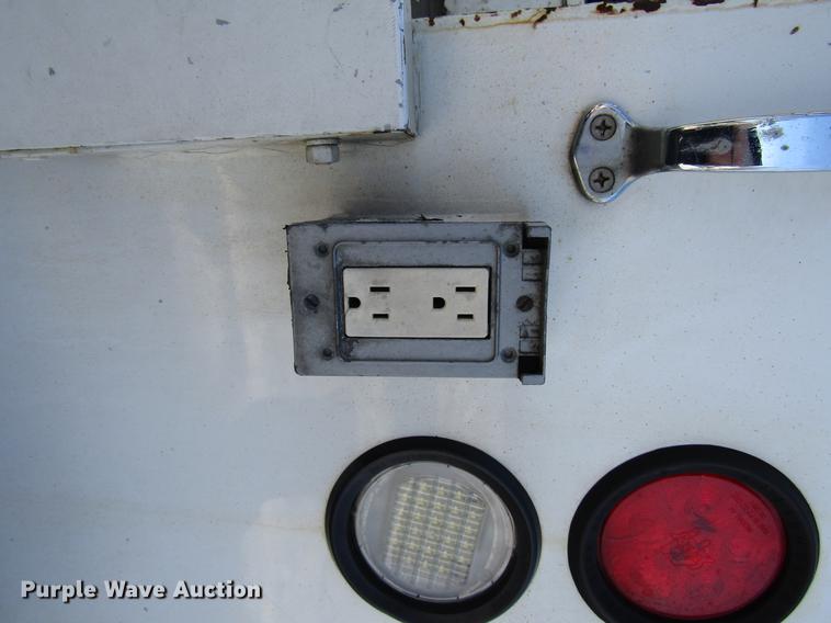 image for item FJ9607 2007 International 4400 service truck with crane