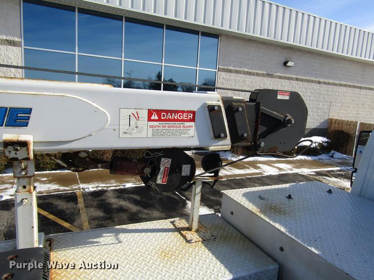 image for item FJ9607 2007 International 4400 service truck with crane