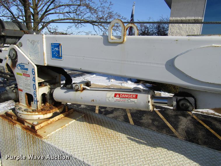 image for item FJ9607 2007 International 4400 service truck with crane