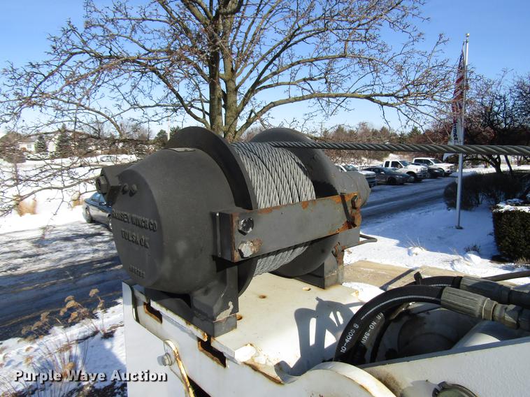 image for item FJ9607 2007 International 4400 service truck with crane