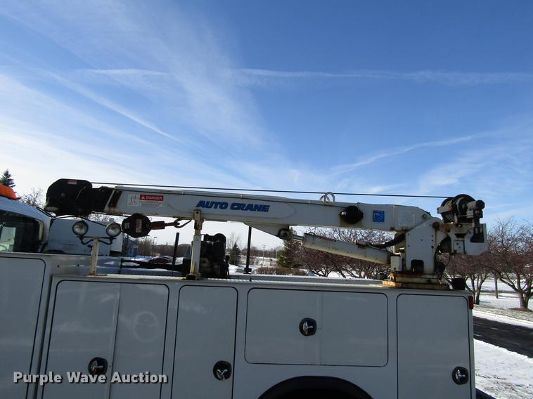 image for item FJ9607 2007 International 4400 service truck with crane