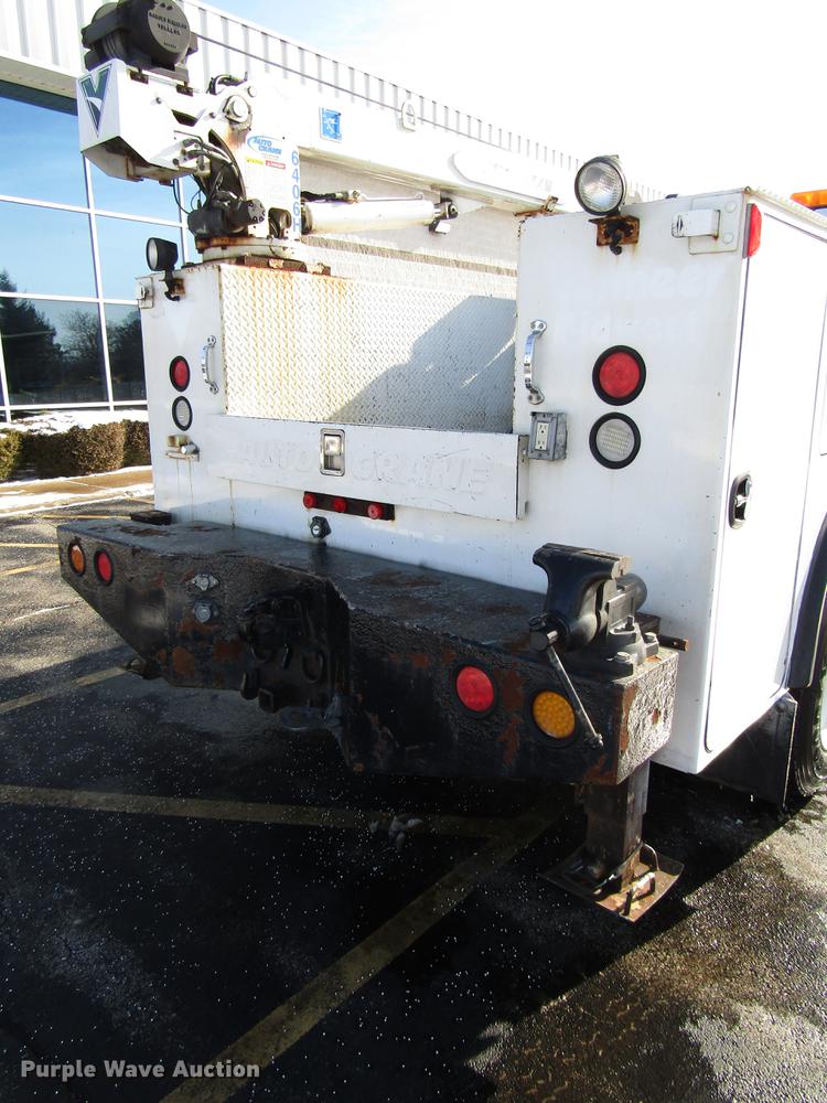 image for item FJ9607 2007 International 4400 service truck with crane