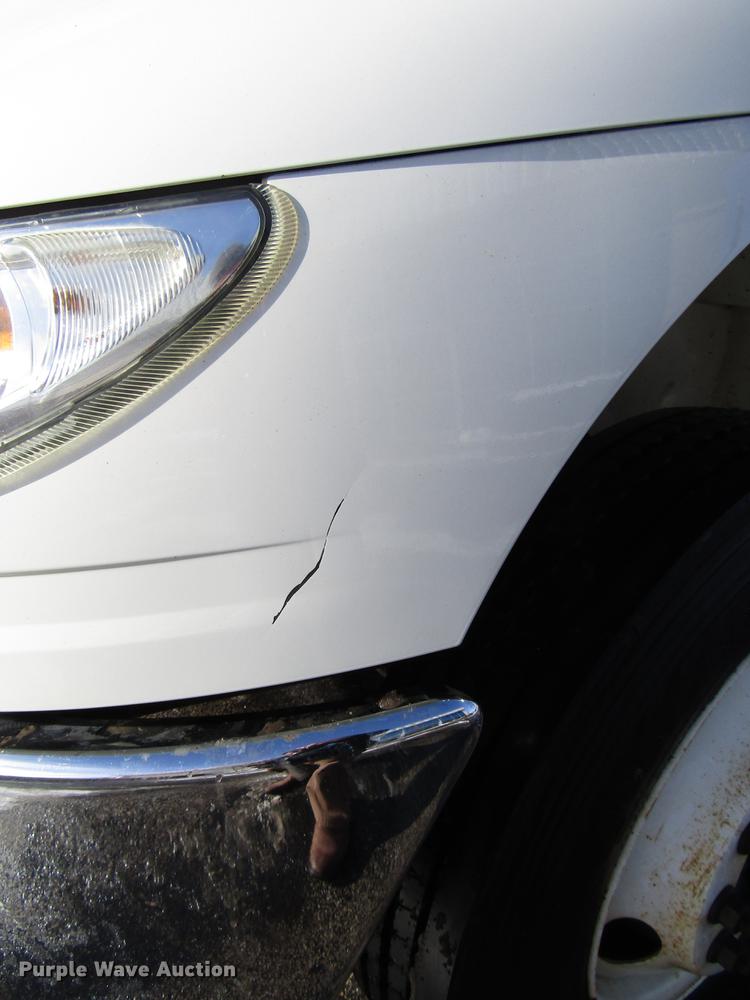 image for item FJ9607 2007 International 4400 service truck with crane