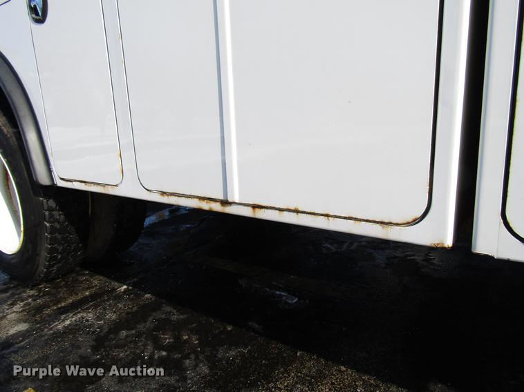 image for item FJ9607 2007 International 4400 service truck with crane