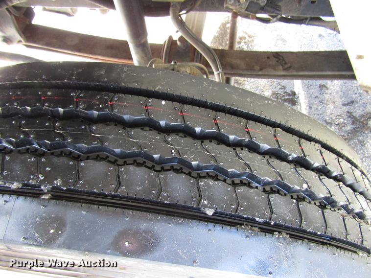 image for item FJ9607 2007 International 4400 service truck with crane