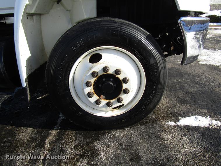 image for item FJ9607 2007 International 4400 service truck with crane