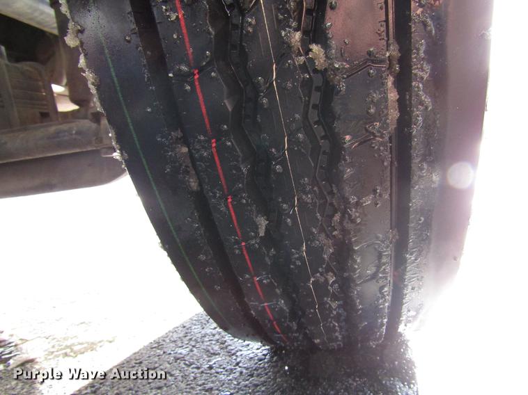 image for item FJ9607 2007 International 4400 service truck with crane