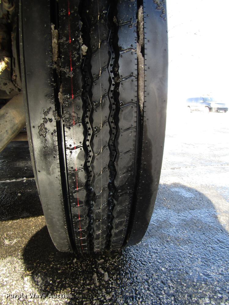 image for item FJ9607 2007 International 4400 service truck with crane