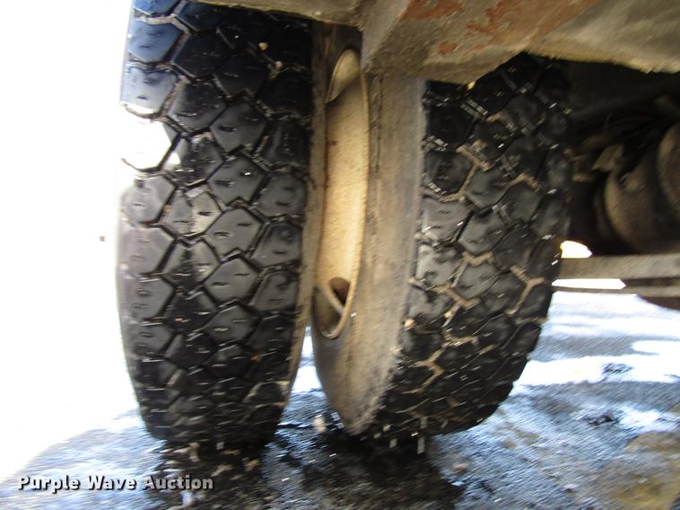 image for item FJ9607 2007 International 4400 service truck with crane