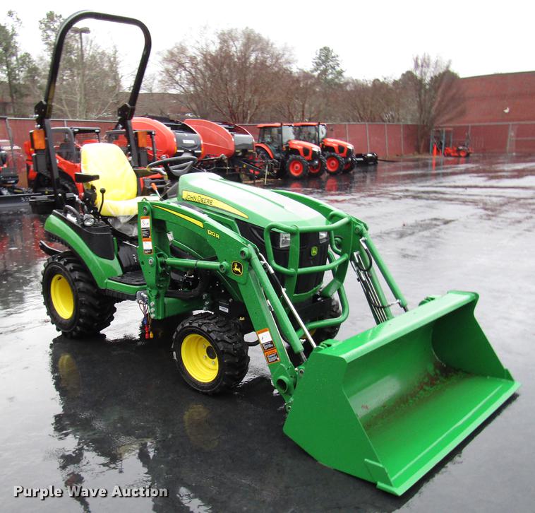 image for item FJ9609 2018 John Deere 1025R MFWD tractor