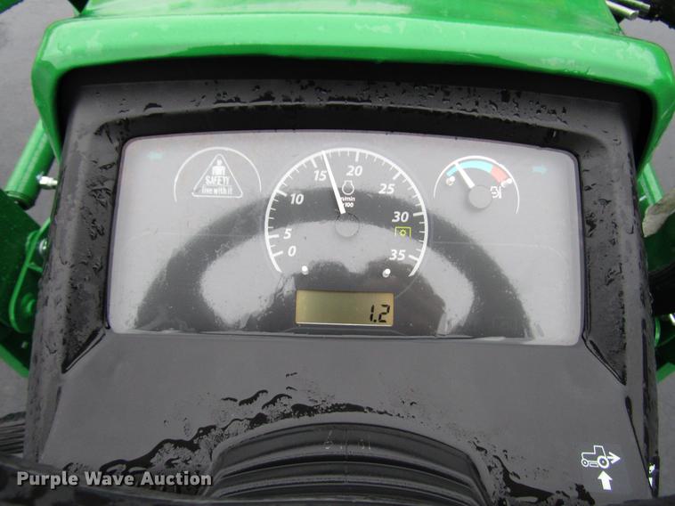 image for item FJ9609 2018 John Deere 1025R MFWD tractor