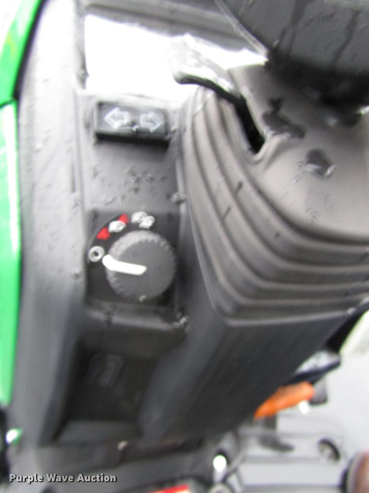 image for item FJ9609 2018 John Deere 1025R MFWD tractor