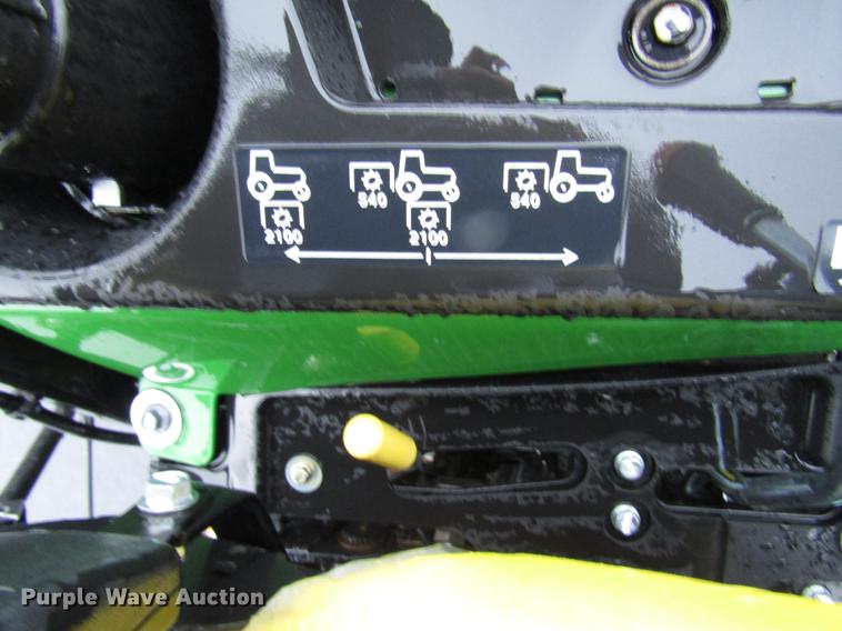 image for item FJ9609 2018 John Deere 1025R MFWD tractor