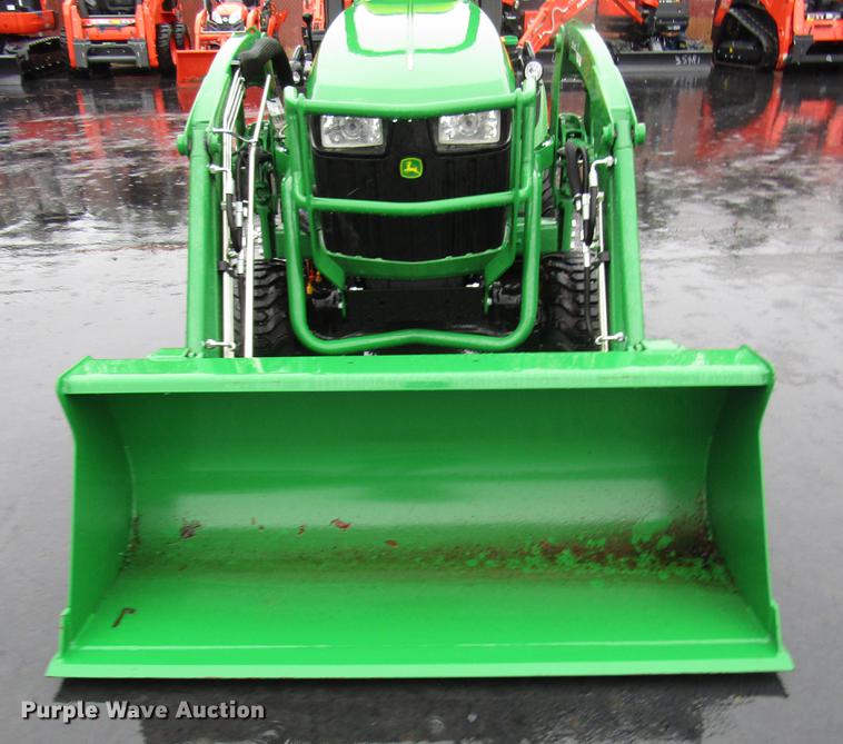 image for item FJ9609 2018 John Deere 1025R MFWD tractor