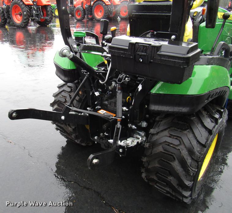 image for item FJ9609 2018 John Deere 1025R MFWD tractor