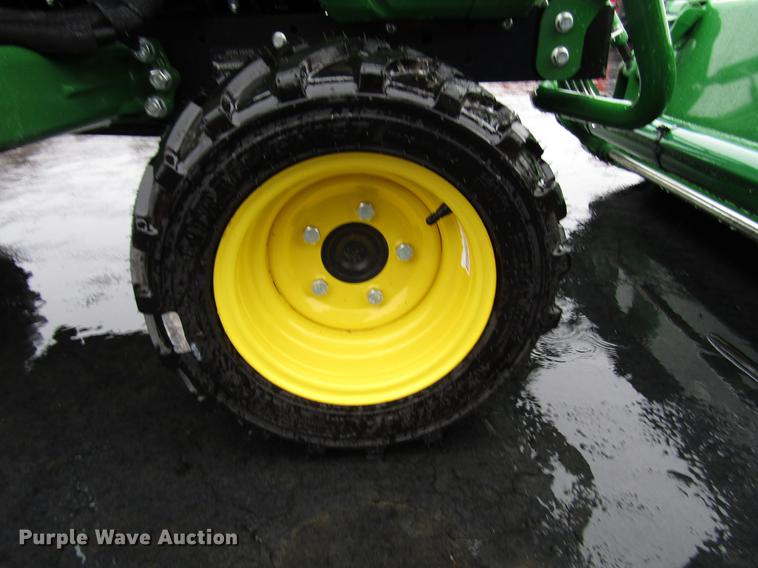 image for item FJ9609 2018 John Deere 1025R MFWD tractor