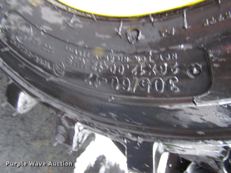 image for item FJ9609 2018 John Deere 1025R MFWD tractor