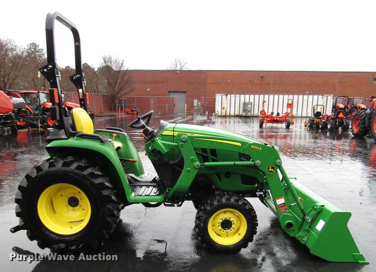 image for item FJ9610 2017 John Deere 3025E MFWD tractor