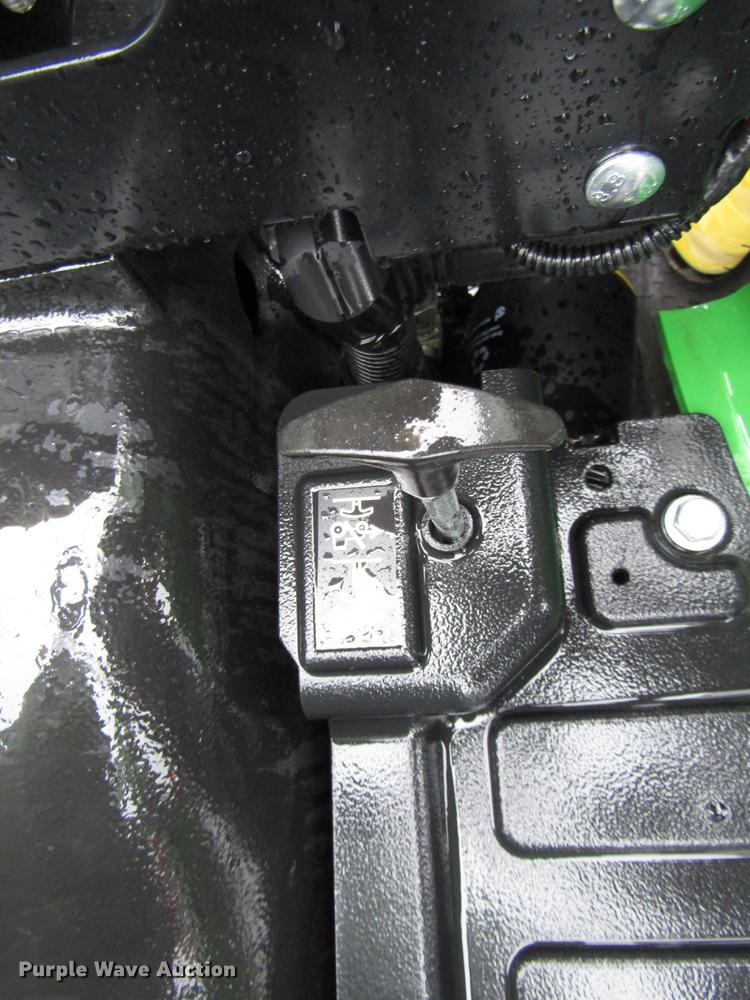 image for item FJ9610 2017 John Deere 3025E MFWD tractor