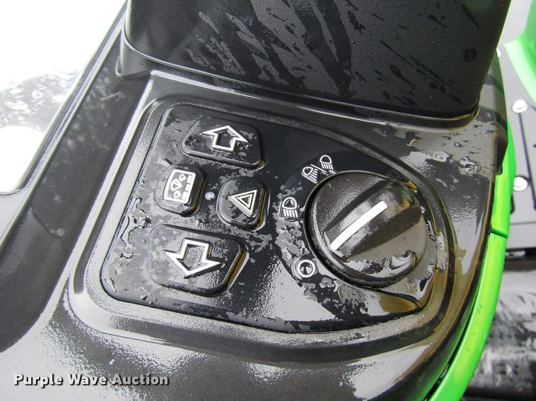 image for item FJ9610 2017 John Deere 3025E MFWD tractor