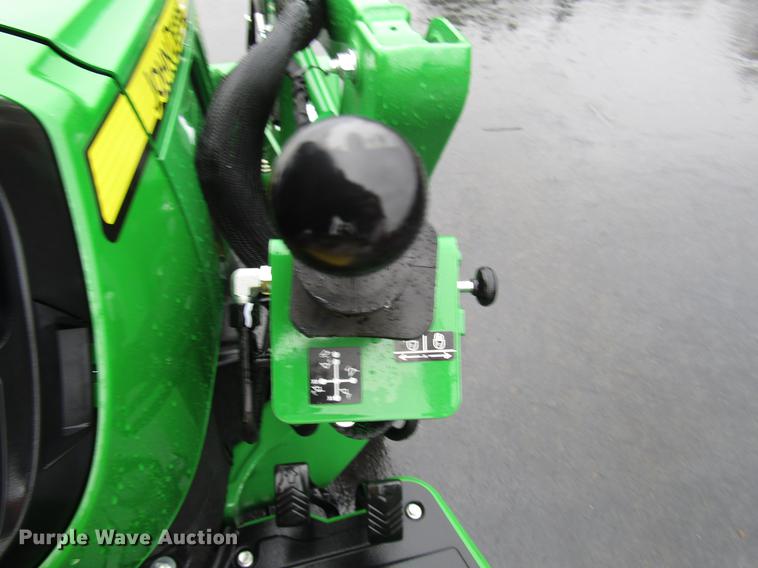 image for item FJ9610 2017 John Deere 3025E MFWD tractor