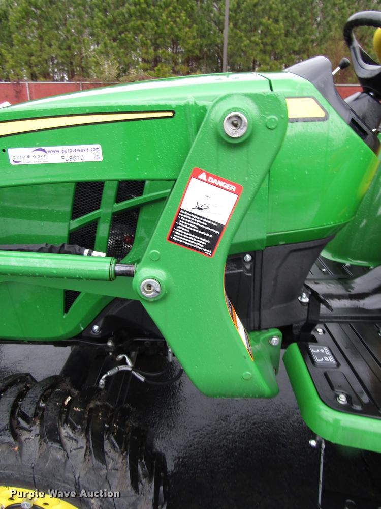 image for item FJ9610 2017 John Deere 3025E MFWD tractor