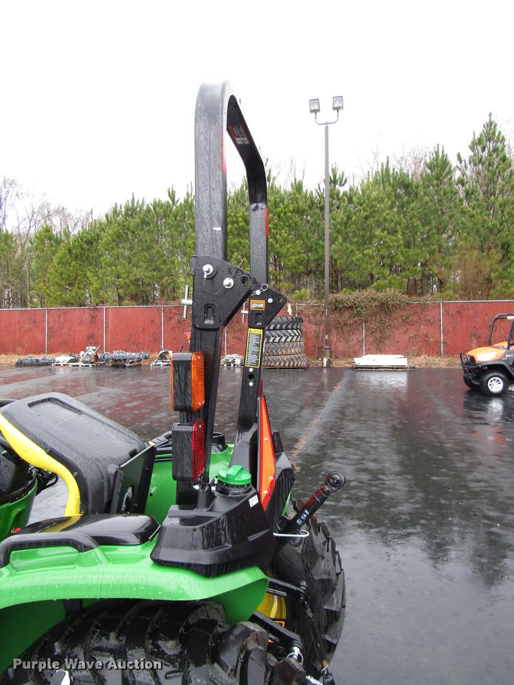 image for item FJ9610 2017 John Deere 3025E MFWD tractor