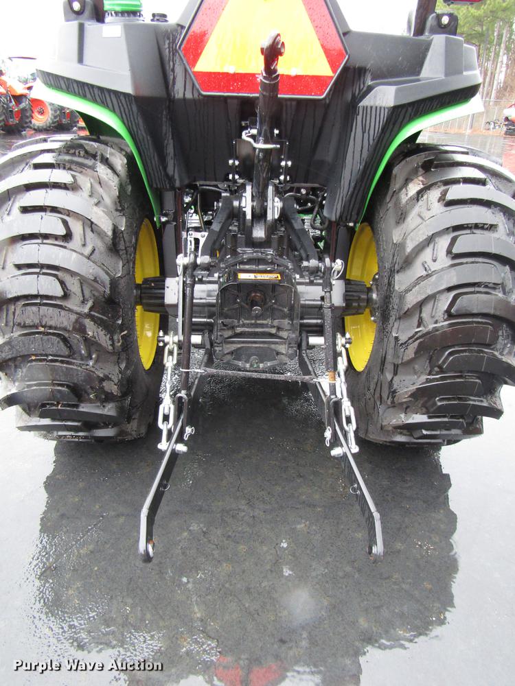 image for item FJ9610 2017 John Deere 3025E MFWD tractor