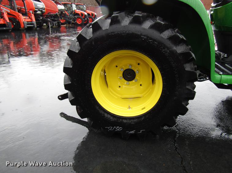 image for item FJ9610 2017 John Deere 3025E MFWD tractor