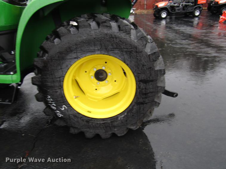 image for item FJ9610 2017 John Deere 3025E MFWD tractor