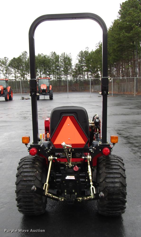 image for item FJ9612 2017 Mahindra eMax 22S MFWD tractor