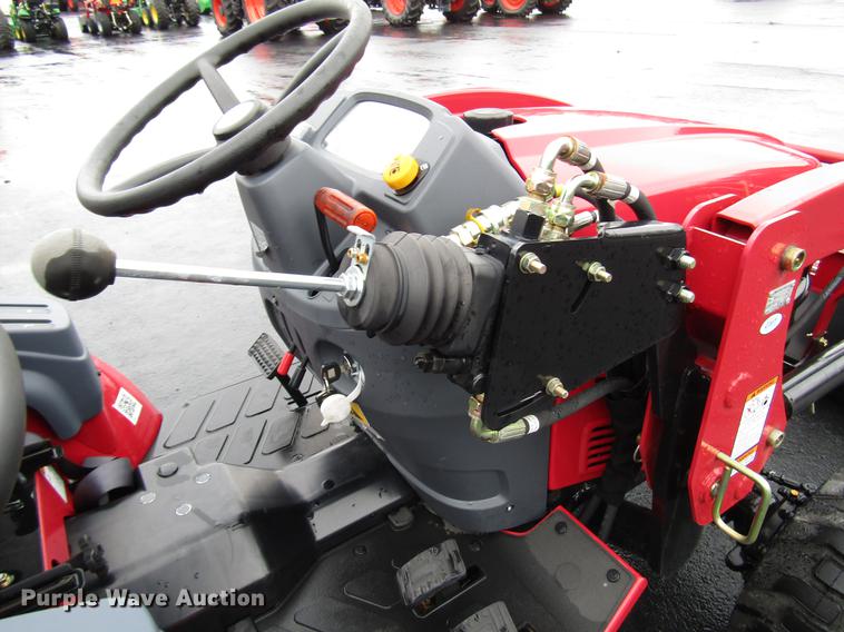 image for item FJ9612 2017 Mahindra eMax 22S MFWD tractor