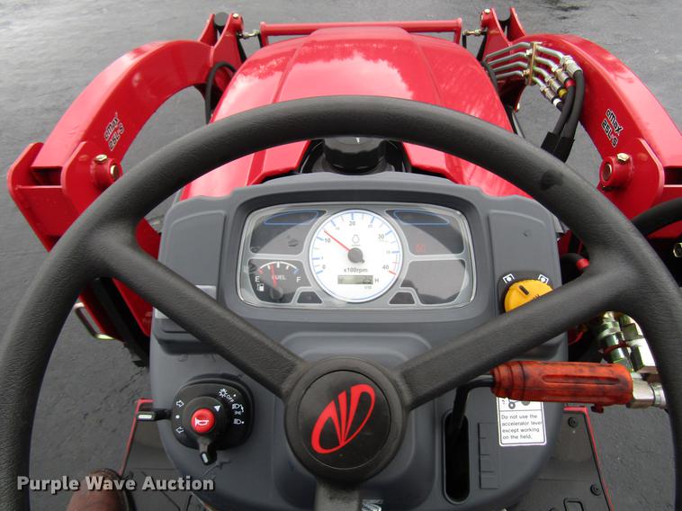 image for item FJ9612 2017 Mahindra eMax 22S MFWD tractor