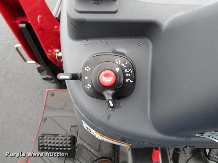 image for item FJ9612 2017 Mahindra eMax 22S MFWD tractor