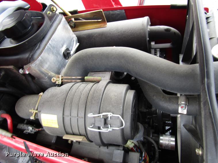 image for item FJ9612 2017 Mahindra eMax 22S MFWD tractor