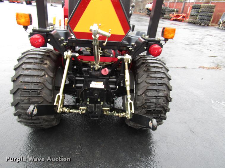 image for item FJ9612 2017 Mahindra eMax 22S MFWD tractor